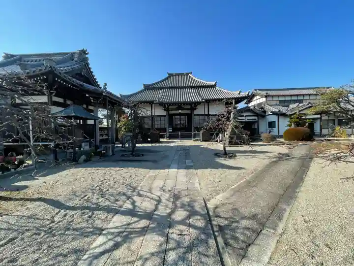 浄泉寺の{uncategorized: "未分類", other: "その他", undefined: "問題あり", building: "その他建物", grave: "お墓", sacred_gate: "鳥居", guardian: "狛犬", statue: "像", buddha: "仏像", history: "歴史", nature: "自然", garden: "庭園", animal: "動物", pagoda: "塔", temizu: "手水舎", mountain_gate: "山門・神門", sanctuary: "本殿・本堂", subordinate: "末社・摂社", art: "芸術", scenery: "景色", jizo: "地蔵", ema: "絵馬", goshuin: "御朱印", omikuji: "おみくじ", items: "授与品その他", amulet: "お守り", goshuincho: "御朱印帳", eats: "食事", festival: "お祭り", votive_dance: "神楽", shichigosan: "七五三参", wedding: "結婚式", experience: "体験その他", initially: "初詣", around: "周辺", anti_infection: "感染症対策"}