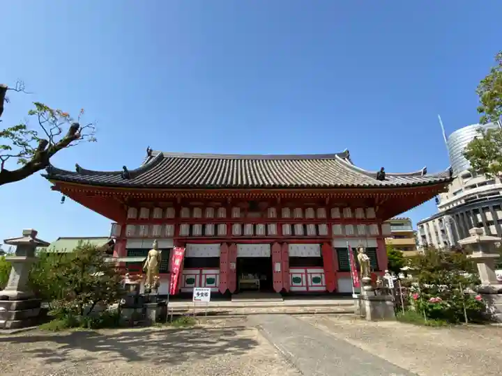 愛染堂勝鬘院の本殿・本堂