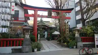 三崎稲荷神社の鳥居