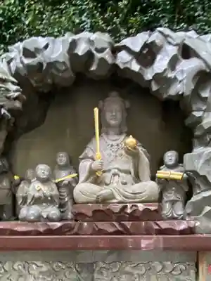 江島神社の像