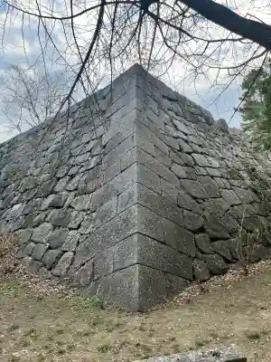 高山神社の{uncategorized: "未分類", other: "その他", undefined: "問題あり", building: "その他建物", grave: "お墓", sacred_gate: "鳥居", guardian: "狛犬", statue: "像", buddha: "仏像", history: "歴史", nature: "自然", garden: "庭園", animal: "動物", pagoda: "塔", temizu: "手水舎", mountain_gate: "山門・神門", sanctuary: "本殿・本堂", subordinate: "末社・摂社", art: "芸術", scenery: "景色", jizo: "地蔵", ema: "絵馬", goshuin: "御朱印", omikuji: "おみくじ", items: "授与品その他", amulet: "お守り", goshuincho: "御朱印帳", eats: "食事", festival: "お祭り", votive_dance: "神楽", shichigosan: "七五三参", wedding: "結婚式", experience: "体験その他", initially: "初詣", around: "周辺", anti_infection: "感染症対策"}
