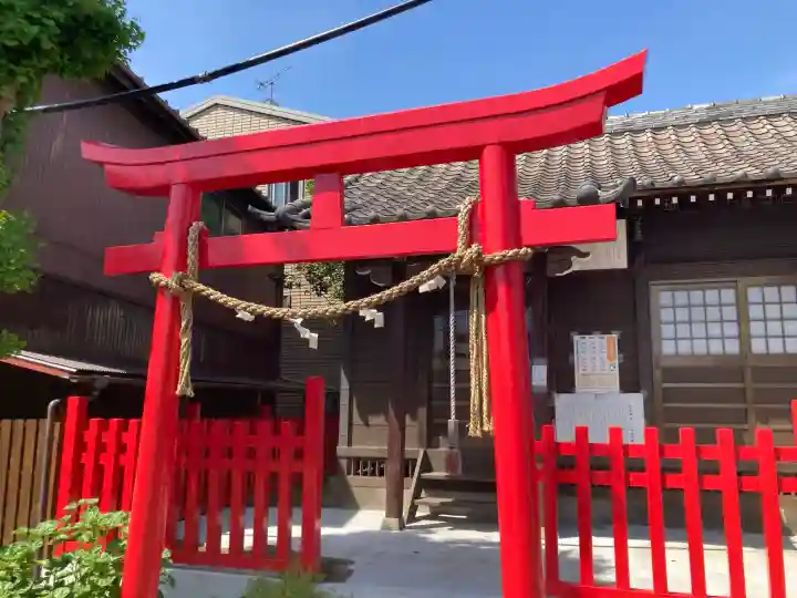 弁天神社・八海山神社の{uncategorized: "未分類", other: "その他", undefined: "問題あり", building: "その他建物", grave: "お墓", sacred_gate: "鳥居", guardian: "狛犬", statue: "像", buddha: "仏像", history: "歴史", nature: "自然", garden: "庭園", animal: "動物", pagoda: "塔", temizu: "手水舎", mountain_gate: "山門・神門", sanctuary: "本殿・本堂", subordinate: "末社・摂社", art: "芸術", scenery: "景色", jizo: "地蔵", ema: "絵馬", goshuin: "御朱印", omikuji: "おみくじ", items: "授与品その他", amulet: "お守り", goshuincho: "御朱印帳", eats: "食事", festival: "お祭り", votive_dance: "神楽", shichigosan: "七五三参", wedding: "結婚式", experience: "体験その他", initially: "初詣", around: "周辺", anti_infection: "感染症対策"}