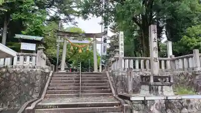 本土神社の鳥居
