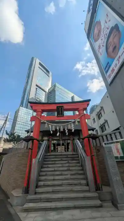 日比谷神社の{uncategorized: "未分類", other: "その他", undefined: "問題あり", building: "その他建物", grave: "お墓", sacred_gate: "鳥居", guardian: "狛犬", statue: "像", buddha: "仏像", history: "歴史", nature: "自然", garden: "庭園", animal: "動物", pagoda: "塔", temizu: "手水舎", mountain_gate: "山門・神門", sanctuary: "本殿・本堂", subordinate: "末社・摂社", art: "芸術", scenery: "景色", jizo: "地蔵", ema: "絵馬", goshuin: "御朱印", omikuji: "おみくじ", items: "授与品その他", amulet: "お守り", goshuincho: "御朱印帳", eats: "食事", festival: "お祭り", votive_dance: "神楽", shichigosan: "七五三参", wedding: "結婚式", experience: "体験その他", initially: "初詣", around: "周辺", anti_infection: "感染症対策"}