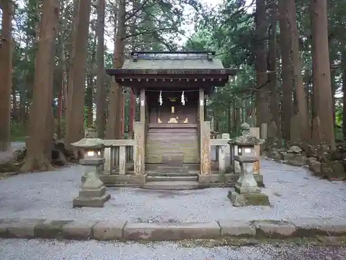 北口本宮冨士浅間神社の末社・摂社