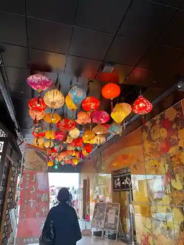 龍宮（江島神社）の{uncategorized: "未分類", other: "その他", undefined: "問題あり", building: "その他建物", grave: "お墓", sacred_gate: "鳥居", guardian: "狛犬", statue: "像", buddha: "仏像", history: "歴史", nature: "自然", garden: "庭園", animal: "動物", pagoda: "塔", temizu: "手水舎", mountain_gate: "山門・神門", sanctuary: "本殿・本堂", subordinate: "末社・摂社", art: "芸術", scenery: "景色", jizo: "地蔵", ema: "絵馬", goshuin: "御朱印", omikuji: "おみくじ", items: "授与品その他", amulet: "お守り", goshuincho: "御朱印帳", eats: "食事", festival: "お祭り", votive_dance: "神楽", shichigosan: "七五三参", wedding: "結婚式", experience: "体験その他", initially: "初詣", around: "周辺", anti_infection: "感染症対策"}