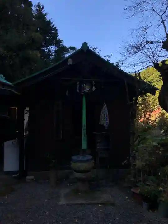 満願寺不動尊の末社・摂社