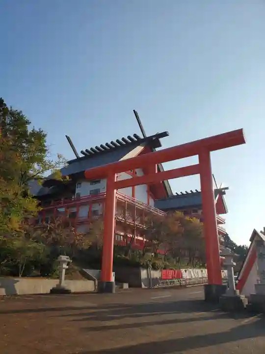 宝徳山稲荷大社(新潟県)