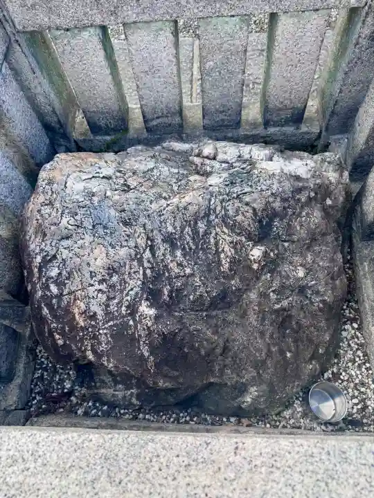 東寺(教王護国寺)の{uncategorized: "未分類", other: "その他", undefined: "問題あり", building: "その他建物", grave: "お墓", sacred_gate: "鳥居", guardian: "狛犬", statue: "像", buddha: "仏像", history: "歴史", nature: "自然", garden: "庭園", animal: "動物", pagoda: "塔", temizu: "手水舎", mountain_gate: "山門・神門", sanctuary: "本殿・本堂", subordinate: "末社・摂社", art: "芸術", scenery: "景色", jizo: "地蔵", ema: "絵馬", goshuin: "御朱印", omikuji: "おみくじ", items: "授与品その他", amulet: "お守り", goshuincho: "御朱印帳", eats: "食事", festival: "お祭り", votive_dance: "神楽", shichigosan: "七五三参", wedding: "結婚式", experience: "体験その他", initially: "初詣", around: "周辺", anti_infection: "感染症対策"}