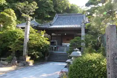 甲山寺の本殿・本堂