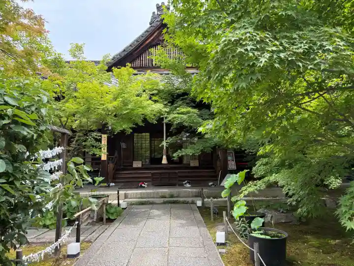 勝林寺の{uncategorized: "未分類", other: "その他", undefined: "問題あり", building: "その他建物", grave: "お墓", sacred_gate: "鳥居", guardian: "狛犬", statue: "像", buddha: "仏像", history: "歴史", nature: "自然", garden: "庭園", animal: "動物", pagoda: "塔", temizu: "手水舎", mountain_gate: "山門・神門", sanctuary: "本殿・本堂", subordinate: "末社・摂社", art: "芸術", scenery: "景色", jizo: "地蔵", ema: "絵馬", goshuin: "御朱印", omikuji: "おみくじ", items: "授与品その他", amulet: "お守り", goshuincho: "御朱印帳", eats: "食事", festival: "お祭り", votive_dance: "神楽", shichigosan: "七五三参", wedding: "結婚式", experience: "体験その他", initially: "初詣", around: "周辺", anti_infection: "感染症対策"}