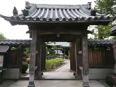普門寺の山門・神門