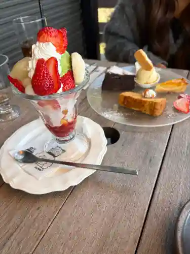 大瀧神社の{uncategorized: "未分類", other: "その他", undefined: "問題あり", building: "その他建物", grave: "お墓", sacred_gate: "鳥居", guardian: "狛犬", statue: "像", buddha: "仏像", history: "歴史", nature: "自然", garden: "庭園", animal: "動物", pagoda: "塔", temizu: "手水舎", mountain_gate: "山門・神門", sanctuary: "本殿・本堂", subordinate: "末社・摂社", art: "芸術", scenery: "景色", jizo: "地蔵", ema: "絵馬", goshuin: "御朱印", omikuji: "おみくじ", items: "授与品その他", amulet: "お守り", goshuincho: "御朱印帳", eats: "食事", festival: "お祭り", votive_dance: "神楽", shichigosan: "七五三参", wedding: "結婚式", experience: "体験その他", initially: "初詣", around: "周辺", anti_infection: "感染症対策"}