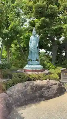 川崎大師(平間寺)の{uncategorized: "未分類", other: "その他", undefined: "問題あり", building: "その他建物", grave: "お墓", sacred_gate: "鳥居", guardian: "狛犬", statue: "像", buddha: "仏像", history: "歴史", nature: "自然", garden: "庭園", animal: "動物", pagoda: "塔", temizu: "手水舎", mountain_gate: "山門・神門", sanctuary: "本殿・本堂", subordinate: "末社・摂社", art: "芸術", scenery: "景色", jizo: "地蔵", ema: "絵馬", goshuin: "御朱印", omikuji: "おみくじ", items: "授与品その他", amulet: "お守り", goshuincho: "御朱印帳", eats: "食事", festival: "お祭り", votive_dance: "神楽", shichigosan: "七五三参", wedding: "結婚式", experience: "体験その他", initially: "初詣", around: "周辺", anti_infection: "感染症対策"}