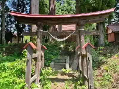 山神社の{uncategorized: "未分類", other: "その他", undefined: "問題あり", building: "その他建物", grave: "お墓", sacred_gate: "鳥居", guardian: "狛犬", statue: "像", buddha: "仏像", history: "歴史", nature: "自然", garden: "庭園", animal: "動物", pagoda: "塔", temizu: "手水舎", mountain_gate: "山門・神門", sanctuary: "本殿・本堂", subordinate: "末社・摂社", art: "芸術", scenery: "景色", jizo: "地蔵", ema: "絵馬", goshuin: "御朱印", omikuji: "おみくじ", items: "授与品その他", amulet: "お守り", goshuincho: "御朱印帳", eats: "食事", festival: "お祭り", votive_dance: "神楽", shichigosan: "七五三参", wedding: "結婚式", experience: "体験その他", initially: "初詣", around: "周辺", anti_infection: "感染症対策"}