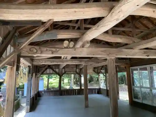 近津神社の本殿・本堂