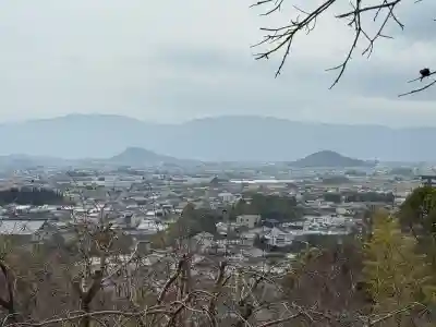  久延彦神社の{uncategorized: "未分類", other: "その他", undefined: "問題あり", building: "その他建物", grave: "お墓", sacred_gate: "鳥居", guardian: "狛犬", statue: "像", buddha: "仏像", history: "歴史", nature: "自然", garden: "庭園", animal: "動物", pagoda: "塔", temizu: "手水舎", mountain_gate: "山門・神門", sanctuary: "本殿・本堂", subordinate: "末社・摂社", art: "芸術", scenery: "景色", jizo: "地蔵", ema: "絵馬", goshuin: "御朱印", omikuji: "おみくじ", items: "授与品その他", amulet: "お守り", goshuincho: "御朱印帳", eats: "食事", festival: "お祭り", votive_dance: "神楽", shichigosan: "七五三参", wedding: "結婚式", experience: "体験その他", initially: "初詣", around: "周辺", anti_infection: "感染症対策"}