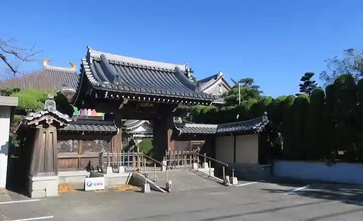 寳珠院(常楽寺)の山門・神門