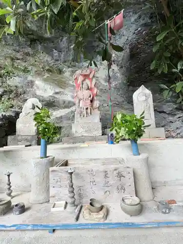 灌頂ヶ滝不動明王の本殿・本堂