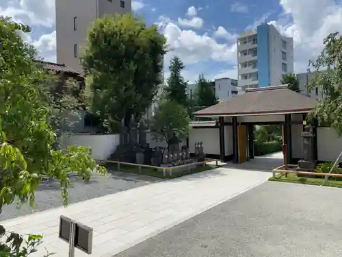 宝勝山　南藏院   蓮光寺(東京都)