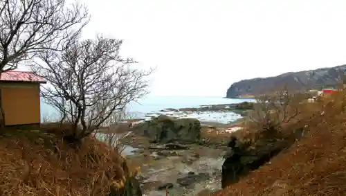 泊稲荷神社の景色