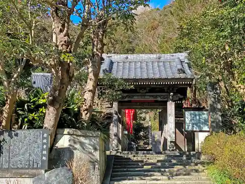 岩殿寺の山門・神門