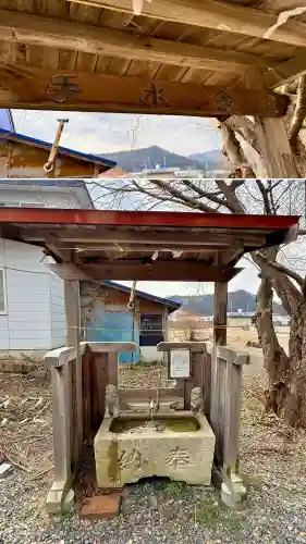 月崎神社の{uncategorized: "未分類", other: "その他", undefined: "問題あり", building: "その他建物", grave: "お墓", sacred_gate: "鳥居", guardian: "狛犬", statue: "像", buddha: "仏像", history: "歴史", nature: "自然", garden: "庭園", animal: "動物", pagoda: "塔", temizu: "手水舎", mountain_gate: "山門・神門", sanctuary: "本殿・本堂", subordinate: "末社・摂社", art: "芸術", scenery: "景色", jizo: "地蔵", ema: "絵馬", goshuin: "御朱印", omikuji: "おみくじ", items: "授与品その他", amulet: "お守り", goshuincho: "御朱印帳", eats: "食事", festival: "お祭り", votive_dance: "神楽", shichigosan: "七五三参", wedding: "結婚式", experience: "体験その他", initially: "初詣", around: "周辺", anti_infection: "感染症対策"}