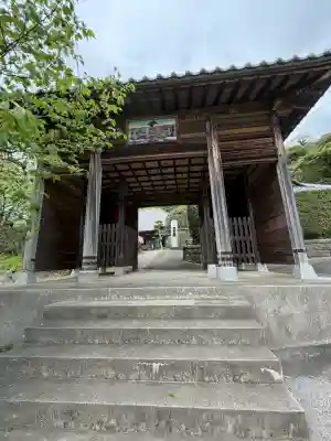 福満寺の{uncategorized: "未分類", other: "その他", undefined: "問題あり", building: "その他建物", grave: "お墓", sacred_gate: "鳥居", guardian: "狛犬", statue: "像", buddha: "仏像", history: "歴史", nature: "自然", garden: "庭園", animal: "動物", pagoda: "塔", temizu: "手水舎", mountain_gate: "山門・神門", sanctuary: "本殿・本堂", subordinate: "末社・摂社", art: "芸術", scenery: "景色", jizo: "地蔵", ema: "絵馬", goshuin: "御朱印", omikuji: "おみくじ", items: "授与品その他", amulet: "お守り", goshuincho: "御朱印帳", eats: "食事", festival: "お祭り", votive_dance: "神楽", shichigosan: "七五三参", wedding: "結婚式", experience: "体験その他", initially: "初詣", around: "周辺", anti_infection: "感染症対策"}