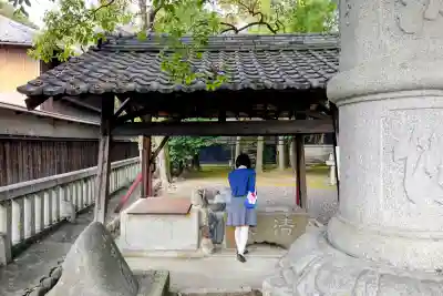 東野神社(東野町)の手水舎