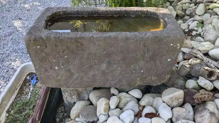 弁財天(那古寺境内社)の手水舎