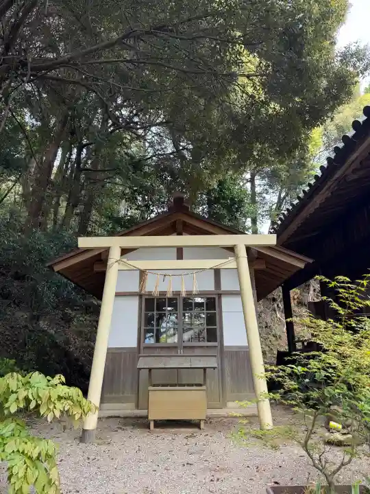 太江寺の{uncategorized: "未分類", other: "その他", undefined: "問題あり", building: "その他建物", grave: "お墓", sacred_gate: "鳥居", guardian: "狛犬", statue: "像", buddha: "仏像", history: "歴史", nature: "自然", garden: "庭園", animal: "動物", pagoda: "塔", temizu: "手水舎", mountain_gate: "山門・神門", sanctuary: "本殿・本堂", subordinate: "末社・摂社", art: "芸術", scenery: "景色", jizo: "地蔵", ema: "絵馬", goshuin: "御朱印", omikuji: "おみくじ", items: "授与品その他", amulet: "お守り", goshuincho: "御朱印帳", eats: "食事", festival: "お祭り", votive_dance: "神楽", shichigosan: "七五三参", wedding: "結婚式", experience: "体験その他", initially: "初詣", around: "周辺", anti_infection: "感染症対策"}