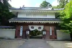 目の霊山　油山寺の山門