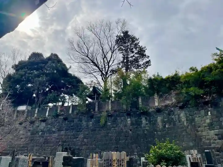妙行寺の{uncategorized: "未分類", other: "その他", undefined: "問題あり", building: "その他建物", grave: "お墓", sacred_gate: "鳥居", guardian: "狛犬", statue: "像", buddha: "仏像", history: "歴史", nature: "自然", garden: "庭園", animal: "動物", pagoda: "塔", temizu: "手水舎", mountain_gate: "山門・神門", sanctuary: "本殿・本堂", subordinate: "末社・摂社", art: "芸術", scenery: "景色", jizo: "地蔵", ema: "絵馬", goshuin: "御朱印", omikuji: "おみくじ", items: "授与品その他", amulet: "お守り", goshuincho: "御朱印帳", eats: "食事", festival: "お祭り", votive_dance: "神楽", shichigosan: "七五三参", wedding: "結婚式", experience: "体験その他", initially: "初詣", around: "周辺", anti_infection: "感染症対策"}
