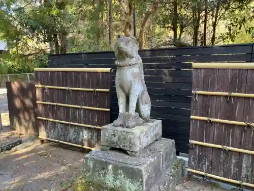 松江城山稲荷神社の{uncategorized: "未分類", other: "その他", undefined: "問題あり", building: "その他建物", grave: "お墓", sacred_gate: "鳥居", guardian: "狛犬", statue: "像", buddha: "仏像", history: "歴史", nature: "自然", garden: "庭園", animal: "動物", pagoda: "塔", temizu: "手水舎", mountain_gate: "山門・神門", sanctuary: "本殿・本堂", subordinate: "末社・摂社", art: "芸術", scenery: "景色", jizo: "地蔵", ema: "絵馬", goshuin: "御朱印", omikuji: "おみくじ", items: "授与品その他", amulet: "お守り", goshuincho: "御朱印帳", eats: "食事", festival: "お祭り", votive_dance: "神楽", shichigosan: "七五三参", wedding: "結婚式", experience: "体験その他", initially: "初詣", around: "周辺", anti_infection: "感染症対策"}