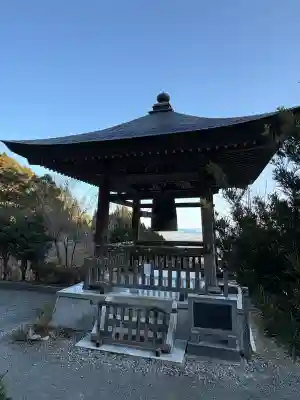 小蔵寺　白糸滝観音の{uncategorized: "未分類", other: "その他", undefined: "問題あり", building: "その他建物", grave: "お墓", sacred_gate: "鳥居", guardian: "狛犬", statue: "像", buddha: "仏像", history: "歴史", nature: "自然", garden: "庭園", animal: "動物", pagoda: "塔", temizu: "手水舎", mountain_gate: "山門・神門", sanctuary: "本殿・本堂", subordinate: "末社・摂社", art: "芸術", scenery: "景色", jizo: "地蔵", ema: "絵馬", goshuin: "御朱印", omikuji: "おみくじ", items: "授与品その他", amulet: "お守り", goshuincho: "御朱印帳", eats: "食事", festival: "お祭り", votive_dance: "神楽", shichigosan: "七五三参", wedding: "結婚式", experience: "体験その他", initially: "初詣", around: "周辺", anti_infection: "感染症対策"}