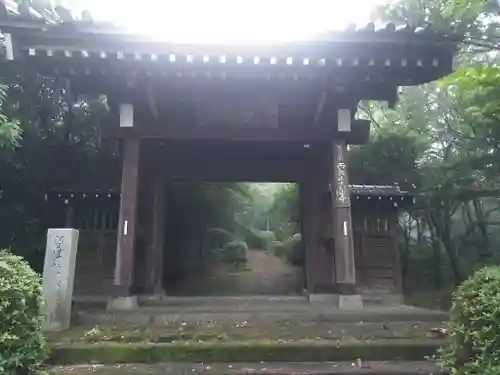 高山寺の山門