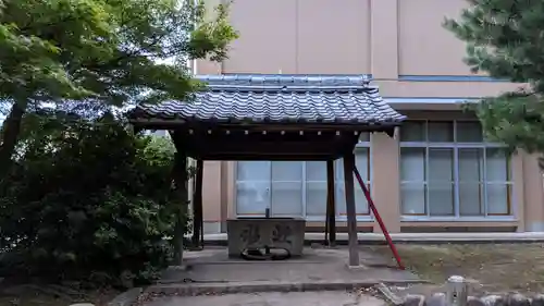 八所神社の手水舎