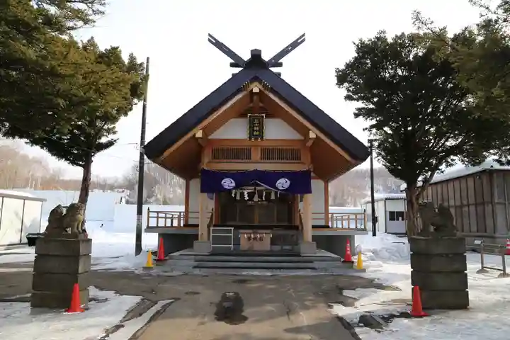 石山神社の本殿・本堂