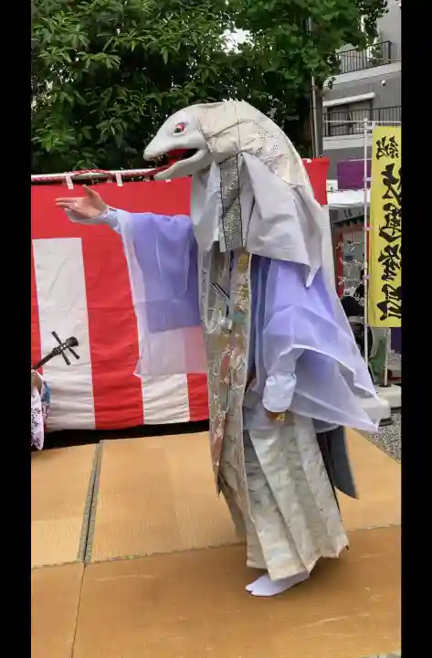 蛇窪神社の{uncategorized: "未分類", other: "その他", undefined: "問題あり", building: "その他建物", grave: "お墓", sacred_gate: "鳥居", guardian: "狛犬", statue: "像", buddha: "仏像", history: "歴史", nature: "自然", garden: "庭園", animal: "動物", pagoda: "塔", temizu: "手水舎", mountain_gate: "山門・神門", sanctuary: "本殿・本堂", subordinate: "末社・摂社", art: "芸術", scenery: "景色", jizo: "地蔵", ema: "絵馬", goshuin: "御朱印", omikuji: "おみくじ", items: "授与品その他", amulet: "お守り", goshuincho: "御朱印帳", eats: "食事", festival: "お祭り", votive_dance: "神楽", shichigosan: "七五三参", wedding: "結婚式", experience: "体験その他", initially: "初詣", around: "周辺", anti_infection: "感染症対策"}