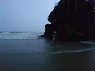 稲佐の浜 弁天島(島根県)