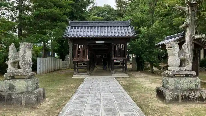 鵜江神社の山門・神門