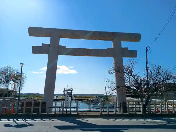 息栖神社の{uncategorized: "未分類", other: "その他", undefined: "問題あり", building: "その他建物", grave: "お墓", sacred_gate: "鳥居", guardian: "狛犬", statue: "像", buddha: "仏像", history: "歴史", nature: "自然", garden: "庭園", animal: "動物", pagoda: "塔", temizu: "手水舎", mountain_gate: "山門・神門", sanctuary: "本殿・本堂", subordinate: "末社・摂社", art: "芸術", scenery: "景色", jizo: "地蔵", ema: "絵馬", goshuin: "御朱印", omikuji: "おみくじ", items: "授与品その他", amulet: "お守り", goshuincho: "御朱印帳", eats: "食事", festival: "お祭り", votive_dance: "神楽", shichigosan: "七五三参", wedding: "結婚式", experience: "体験その他", initially: "初詣", around: "周辺", anti_infection: "感染症対策"}