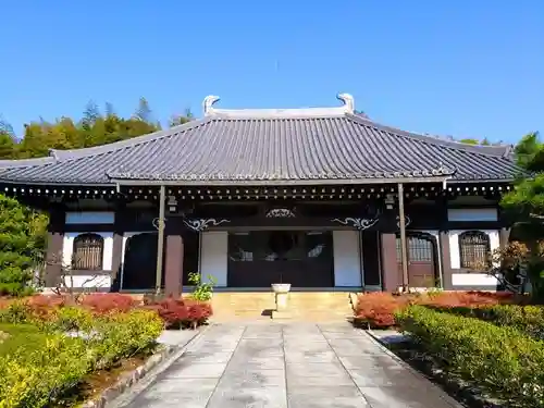 長寿寺の本殿・本堂