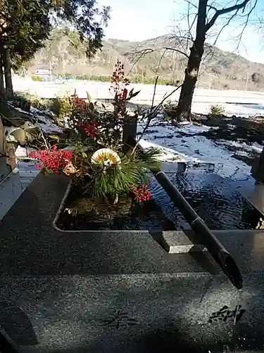 高司神社〜むすびの神の鎮まる社〜の手水