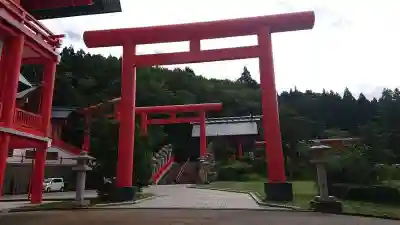 宝徳山稲荷大社の鳥居