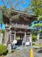 宝持院の山門・神門
