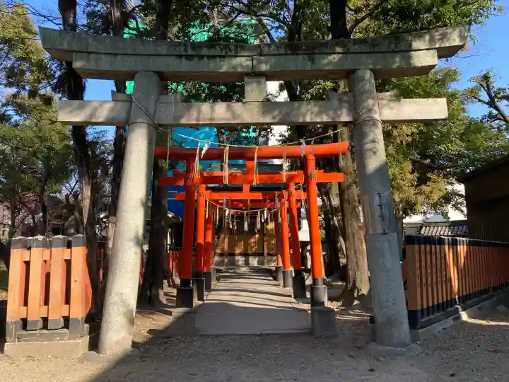 茨木神社の{uncategorized: "未分類", other: "その他", undefined: "問題あり", building: "その他建物", grave: "お墓", sacred_gate: "鳥居", guardian: "狛犬", statue: "像", buddha: "仏像", history: "歴史", nature: "自然", garden: "庭園", animal: "動物", pagoda: "塔", temizu: "手水舎", mountain_gate: "山門・神門", sanctuary: "本殿・本堂", subordinate: "末社・摂社", art: "芸術", scenery: "景色", jizo: "地蔵", ema: "絵馬", goshuin: "御朱印", omikuji: "おみくじ", items: "授与品その他", amulet: "お守り", goshuincho: "御朱印帳", eats: "食事", festival: "お祭り", votive_dance: "神楽", shichigosan: "七五三参", wedding: "結婚式", experience: "体験その他", initially: "初詣", around: "周辺", anti_infection: "感染症対策"}