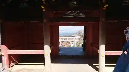 武蔵御嶽神社の山門・神門