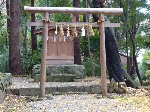 彌彦神社の末社