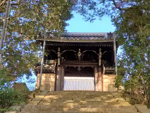 報恩寺の山門